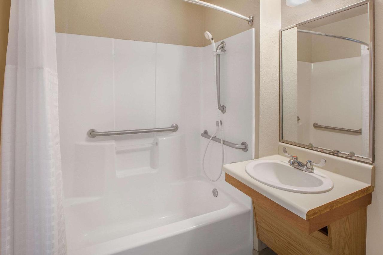 Woodspring Suites Waco Near University Екстер'єр фото